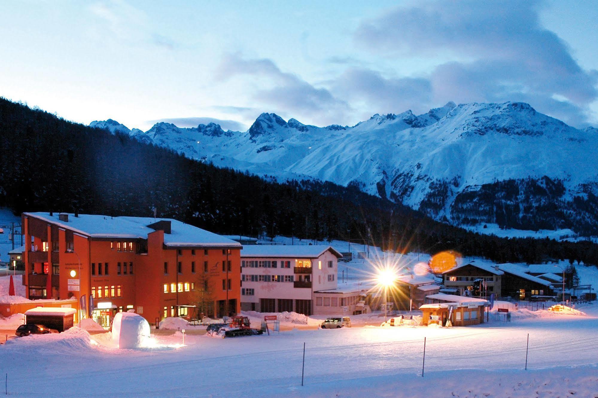 Pontresina Youth Hostel Eksteriør billede